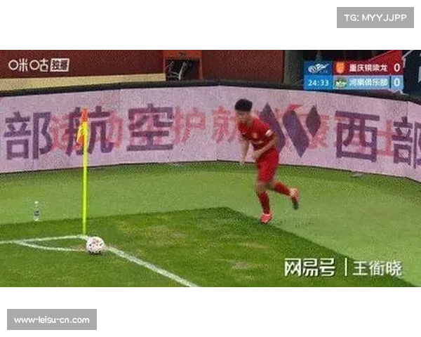 重庆铜梁龙战平河南队，张志雄角球制造威胁。